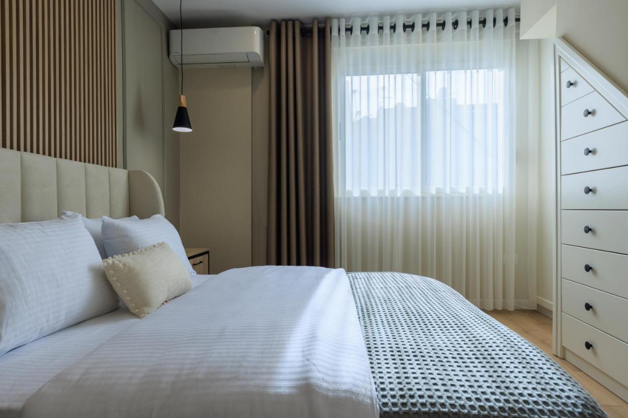 One-Bedroom Rooftop Skyline Central Hidden Gem In تيرانا المظهر الخارجي الصورة